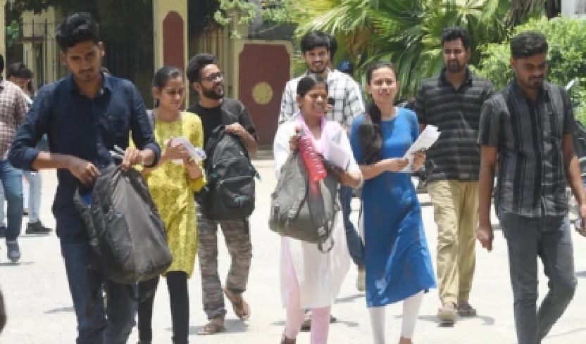 ఇంటర్ తర్వాత ఏం చదవాలి? లక్షల్లో జీతం తెచ్చే టాప్-10 షార్ట్ టర్మ్ కోర్సులు ఇవే.. సెటిల్మెంట్ పక్కా!