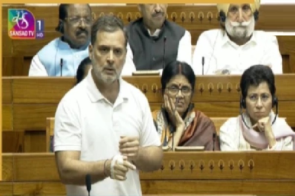 “ప్రధానికి భార్య లేదు.. నాకూ లేదు!”.. లోక్సభలో రాహుల్ గాంధీ సెటైర్లతో నవ్వుల పువ్వులు!