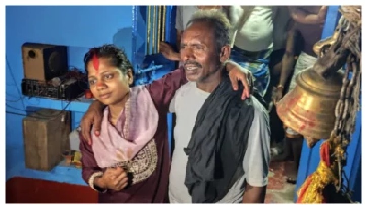 22 ఏళ్ల యువతి.. 60 ఏళ్ల వృద్ధుడితో లవ్! చివరికి గ్రామస్థులే దగ్గరుండి పెళ్లి జరిపించారు!