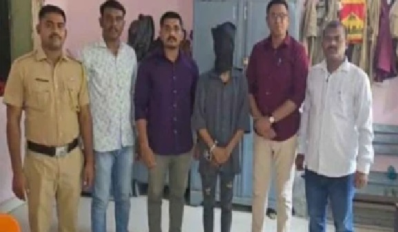 దారుణం! నిందితుడు మైనర్ బాలిక మొబైల్ ఫోన్‌ను లాక్కుని ఆమెను రైల్వే యార్డుకు తీసుకెళ్లాడు. ఆ తర్వాత ఆమెపై అత్యాచారం చేశాడు.