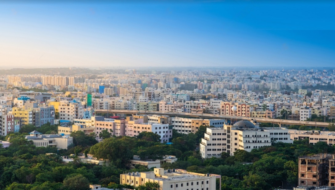 హైదరాబాద్ రియల్ ఎస్టేట్ సంక్షోభం: “కట్టుడే అమ్ముడే” ఫార్ములా ప్లాప్… పానిక్ మోడ్లో మార్కెట్