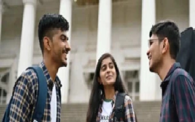 NEET-JEE పక్కన పెట్టండి.. 12వ తరగతి తర్వాత ఈ 7 కోర్సులు చేయండి, లక్షల జీతం ఖాయం అనుకోండి!