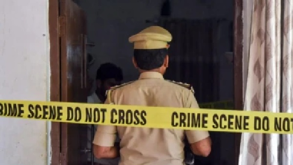 ముగిసిన తలుపుల వెనుక భార్యను చంపబోయిన భర్త.. సరిగ్గా అప్పుడే తలుపు తట్టడంతో.. కలకలం!