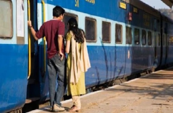 మైనర్ బాయ్ఫ్రెండ్ను తీసుకెళ్లిన ప్రేయసి.. రెండు నెలల తర్వాత మేజర్గా మారి తిరిగి వచ్చిన జంట!