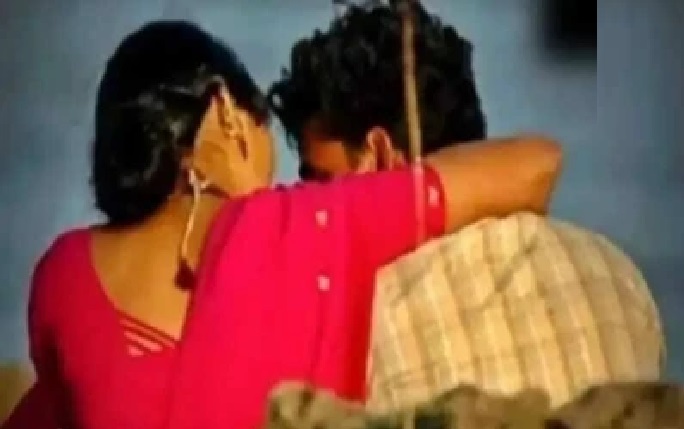 స్నేహితుడి భార్యతో పారిపోయిన యువకుడు.. పోలీస్ స్టేషన్ వద్ద ఉద్రిక్తత