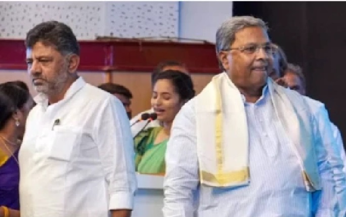 కర్ణాటకలో అర్ధరాత్రి రాజకీయ అలజడి: సిద్ధరామయ్య నుండి శివకుమార్ నివాసం వరకు భారీగా కార్యకర్తలు.. ఢిల్లీ నుండి రాయబారి!