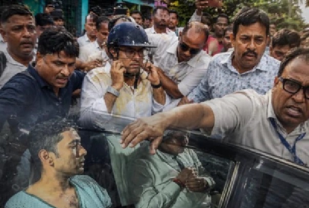 సోనార్‌పూర్‌లో రాళ్ల దాడి, గుడ్ల వర్షం మధ్య అభిషేక్ బెనర్జీ ప్రాణాలను కాపాడిన కమాండోలు ఎవరు? పోలీసులు ఎందుకు చేతులెత్తేశారు?