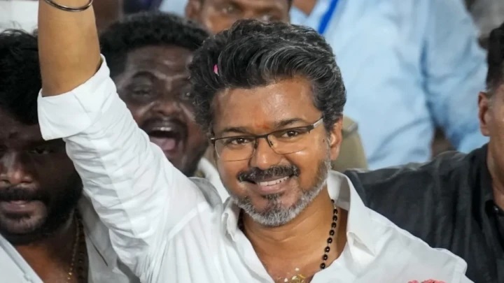 టీవీకే ‘మెజారిటీ’ నిరూపించుకోవడానికి ఇంకా 11 సీట్లు కావాలి.. విజయ్ ముందున్న అవకాశాలు ఏమిటి?