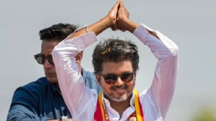 43 ఏళ్ల తర్వాత.. పార్టీ పెట్టిన 2 ఏళ్లలోపే ఘనవిజయం సాధించిన రెండో నటుడు-రాజకీయ నాయకుడిగా విజయ్ రికార్డు
