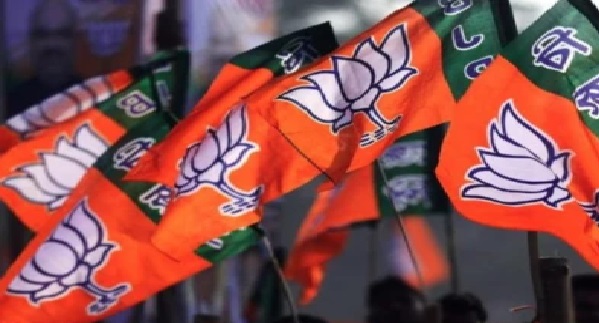 తమిళనాట కూలిన కాషాయ జెండా; బీజేపీని వెతికి పట్టుకుని మరీ ఓడించిన జనం!