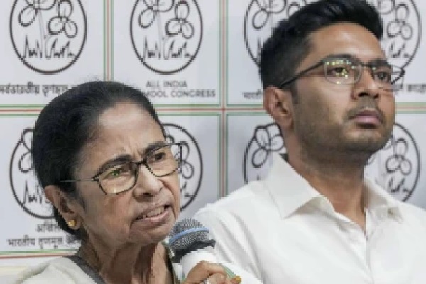 బెంగాల్లో రాష్ట్రపతి పాలన? మమతా బెనర్జీ రాజీనామా నిరాకరణతో తెరుచుకున్న సంక్షోభ ద్వారం