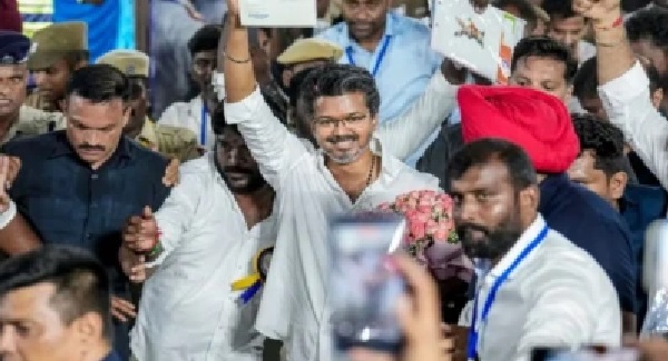 200+ స్థానాలు ఖాయం! విజయ్ను అడ్డుకుంటే రాష్ట్రపతి పాలన? తమిళ రాజకీయాల్లో అదిరిపోయే క్లైమాక్స్!
