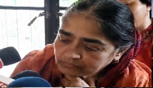 వాడు నా కొడుకును చంపాడు, కానీ వాడికి ఉరిశిక్ష వద్దు… సువేందు పిఎ హత్యపై తల్లి మాటలు కన్నీరు పెట్టిస్తాయి