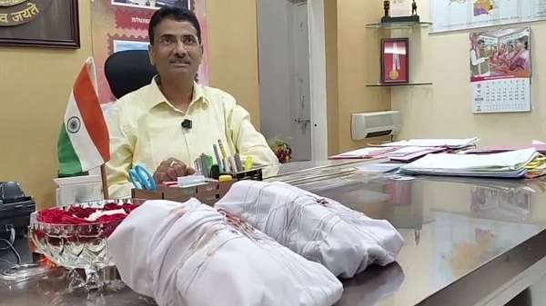 కలెక్టర్ కార్యాలయంలో నిఘా.. స్వయంగా రంగంలోకి దిగి గుట్టురట్టు చేసిన అధికారి!