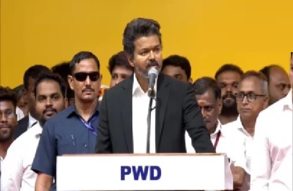 సీఎం కావడమే తలపతి విజయ్ భారీ ప్రకటన: 200 యూనిట్ల ఉచిత విద్యుత్, ‘స్పెషల్ ఫోర్స్’ ఏర్పాటు; గత ప్రభుత్వంపై 10 లక్షల కోట్ల అప్పు ఆరోపణ