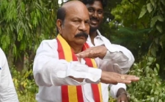 విజయ్ నిర్ణయంతో తీవ్ర అసంతృప్తిలో వి.ఎస్. బాబు.. చెన్నైలో తలుపులు క్లోజ్.. జెయింట్ కిల్లర్కు ఛాన్స్ లేనట్టేనా!?