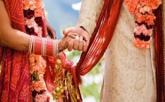 భారతదేశంలో ప్రాచుర్యం పొందుతున్న ‘బంగారం లేని పెళ్లిళ్లు’; దంపతులు ఎందుకు బంగారానికి దూరమవుతున్నారు?