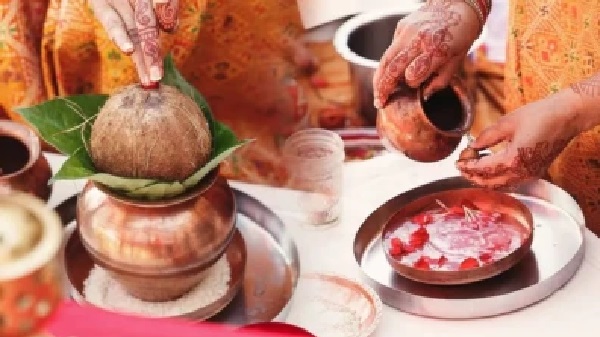 వాస్తు చిట్కాలు: ఇంటి ఆలయంలో లోటాతో నీళ్లు ఎందుకు ఉంచుతారు? దీని నియమాలు తెలుసుకోండి