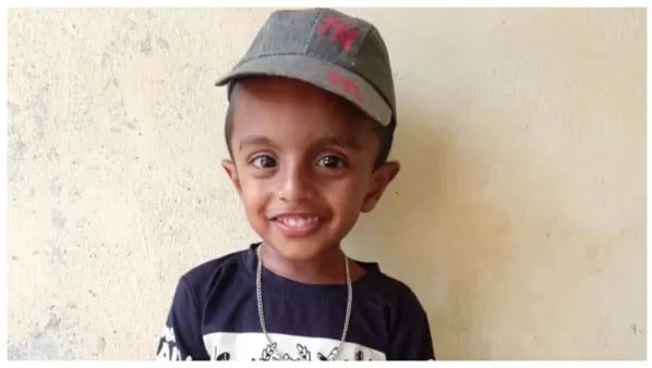 తండ్రితో కలిసి గూడ్స్ ఆటోలో ప్రయాణిస్తుండగా ప్రమాదం: కిందపడి ఆరేళ్ల బాలుడు దుర్మరణం