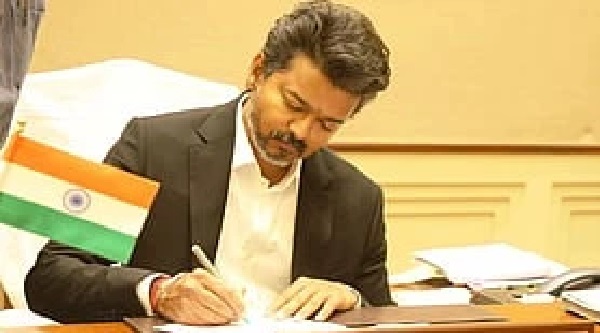 డిజిటల్ రేసులో దూసుకుపోతున్న ముఖ్యమంత్రి కార్యాలయాలు.. టాప్ 5 జాబితాలో విజయ్!