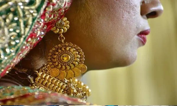 పెళ్లయిన మొదటి రాత్రి శారీరక సంబంధానికి నిరాకరించిన వధువు.. ఆమె అమ్మాయి కాదు, ‘అది’ అంటూ భర్త సంచలన వ్యాఖ్యలు; రేగిన కలకలం!