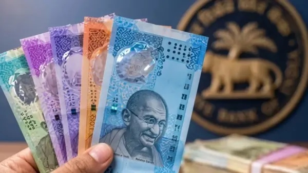 జూన్ 30 నుండి కాగితపు నోట్లు రద్దవుతున్నాయా? రూ. 700 ప్లాస్టిక్ కరెన్సీ పుకార్లు.. రిజర్వ్ బ్యాంక్ ఏం చెప్పిందంటే!
