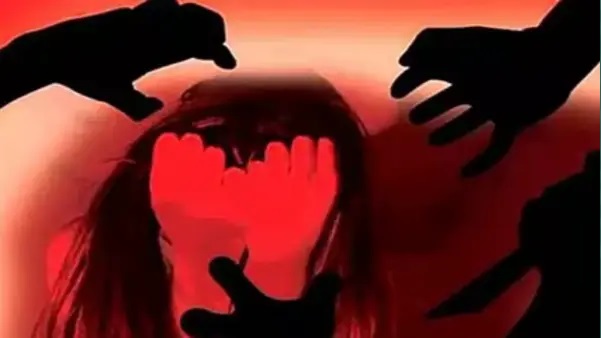 గుండెల్ని పిండేసే కిరాతకం.. 41 ఏళ్ల మహిళపై ఘోరం.. వీడియో బయటపెట్టిన 10 మంది మృగాళ్ళు.. కర్ణాటకను కుదిపేసిన భయంకర ఘటన!