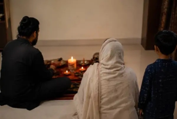 “నాతో శారీరక సంబంధం పెట్టుకుంటేనే నీ కొడుకు జబ్బు నయమవుతుంది”.. అనారోగ్యంతో ఉన్న బిడ్డను తీసుకెళ్లిన తల్లిపై తాంత్రికుడి దారుణం!