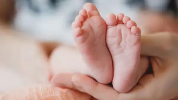 మొబైల్లో అసభ్య వీడియోలు.. 9 నెలల శిశువుపై దారుణం చేసిన 14 ఏళ్ల బాలుడు! దేశాన్ని కలచివేసిన ఘటన
