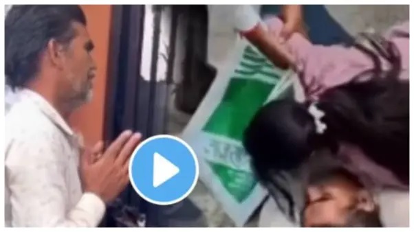 ఒకే ఒక్క నిమిషం.. చేజారిన వైద్యురాలవ్వాలనే కల! నిబంధనలు ముఖ్యమా? ఒక అమ్మాయి జీవితం ముఖ్యమా?.. పరీక్షా కేంద్రం గేటు వద్ద మోకాళ్లపై పడి ఏడ్చిన తండ్రి హృదయవిదారక వీడియో..!!!