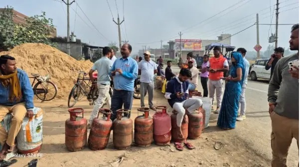 లక్నో కోచింగ్ సెంటర్లో ఘోర అగ్నిప్రమాదం.. ఇప్పటివరకు 11 మంది మృతి.. కొనసాగుతున్న రెస్క్యూ ఆపరేషన్!