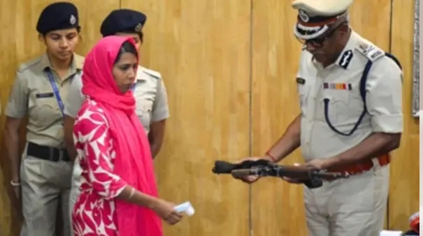 19 ఏళ్ల క్రితం జార్ఖండ్ ఎంపీని చంపి, శవం ఛాతీపైకెక్కి నాట్యం చేసిన ‘పుష్ప’.. ఎట్టకేలకు లొంగుబాటు!