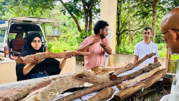 మతాలకు అతీతమైన మానవత్వం.. అనాథగా మిగిలిన ఆర్ఎస్‌ఎస్ కార్యకర్తకు అంత్యక్రియలు నిర్వహించిన ముస్లిం మహిళ.. నెటిజన్ల ప్రశంసలు!