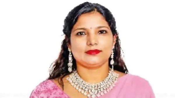 కదిలే రైలులో భర్త హత్య.. సుపారీ ఇచ్చిన ప్రభుత్వ మహిళా అధికారిణి! బీహార్‌లో వివాహేతర సంబంధం కారణంగా సంచలన ఘటన