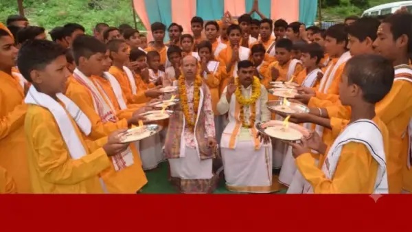 దేవుడి కంటే గురువు గొప్పవారా.?” వేదాలు, ఆధ్యాత్మిక పెద్దలు ఇచ్చే స్పష్టమైన వివరణ.!