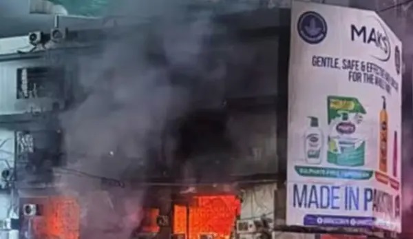 72 ప్రాణాలు.. 1153 దుకాణాలు బూడిద! 11 ఏళ్ల బాలుడు చేసిన ఘోరం.. కరాచీ అగ్నిప్రమాదంలో వెలుగులోకి వచ్చిన షాకింగ్ నిజం!