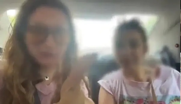 “₹500కు బదులు ₹5,000.. ఆగ్రా టాక్సీ డ్రైవర్ అరాచకం! కన్నీరుమున్నీరైన ఫ్రెంచ్ పర్యాటకులు.. వైరల్ అవుతున్న వీడియో!”