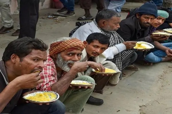బిచ్చగాళ్లకు బిర్యానీ తినిపించి.. ఆ తర్వాత బాత్రూమ్లోకి తీసుకెళ్లి ‘చిన్న పని’ చేయించుకునేవారు!