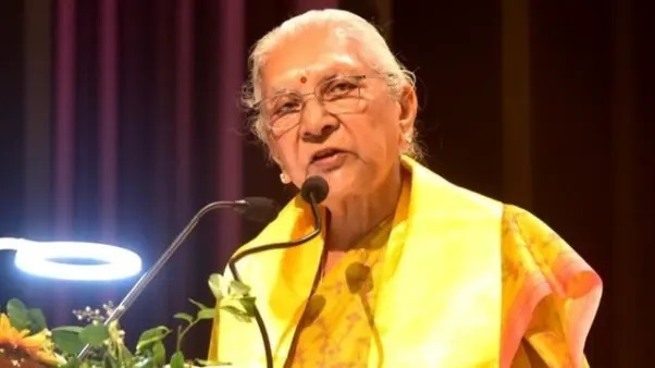 ఐఏఎస్ కావడానికి ముందు యువతులు ‘నిపుణులైన తల్లి’ కావాలి.. పెళ్లి తర్వాత కూడా చదువు కొనసాగించాలి: గవర్నర్ ఆనందీబెన్ పటేల్