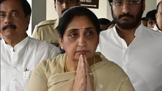 ఎన్సీపీలో రాజుకున్న ముసలం: సునేత్రా పవార్ ఎన్నికపై న్యాయపరమైన చిక్కులు