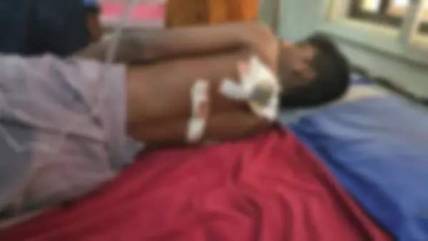 బ్రేకింగ్: పాఠశాల ఆవరణలోనే విద్యార్థిపై కత్తిపోట్లు.. తోటి విద్యార్థులు ఇద్దరు అరెస్ట్..!!