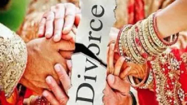 పిల్లలు లేరని.. మరొకరితో శారీరక సంబంధం.. “వివాహేతర సంబంధం కోసం విడాకులు కోరిన భార్య”. కలిసి జీవించాలని ఆశపడిన భర్త.. కోర్టు సంచలన తీర్పు..!!