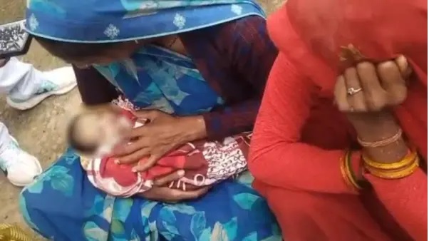 “పుట్టి 5 రోజులే అవుతోంది..! నీళ్ల డ్రమ్ములో పసిపాపను ముంచి తల్లడిల్లేలా చంపిన 21 ఏళ్ల తల్లి. కారణం విని షాకైన పోలీసులు. గుండెను పిండేసే వేదన.!!”
