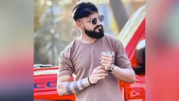 “54 వేల మంది ఫాలోవర్స్!” ఇన్‌స్టాలో పాపులర్ అయిన యువకుడిని ఇంట్లోనే ప్రాణాలు తీసిన కన్నతండ్రి… బతకాల్సిన వయసులో ఇంత ఘోరమా?! రాజ్‌కోట్‌లో సంచలనం!