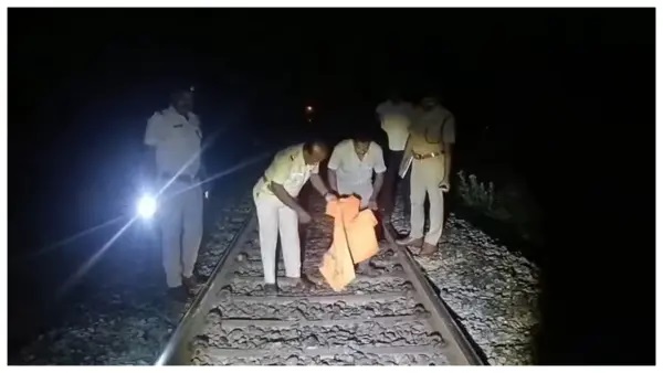 “అక్కడికి వెళ్లవద్దు!” రైలు కింద పడబోయిన వ్యక్తి… తన ప్రాణాలను త్యాగం చేసిన గేట్ కీపర్! తంజావూరులో జరిగిన గుండెకోతకు గురిచేసే విషాదం!