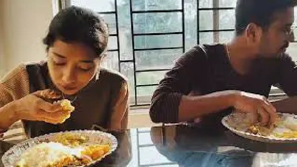 “2 నిమిషాల్లో 5 ఇడ్లీలు లాగించేస్తున్నారా?!” కంగారు పడకండి… మీ కడుపులో జరిగే ఆ భయంకర ప్రమాదం ఇదే! డాక్టర్ల హెచ్చరిక!