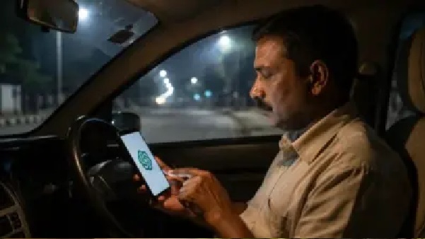 “తెల్లవారుజామున 4 గంటలకు క్యాబ్లో వినిపించిన ఆ శబ్దం!” ప్రయాణికుడిని భయపెట్టిన డ్రైవర్ సీక్రెట్… అసలు నిజం తెలిసి భావోద్వేగానికి గురైన ప్యాసింజర్! నెట్టింట వైరల్ అవుతున్న పోస్ట్!
