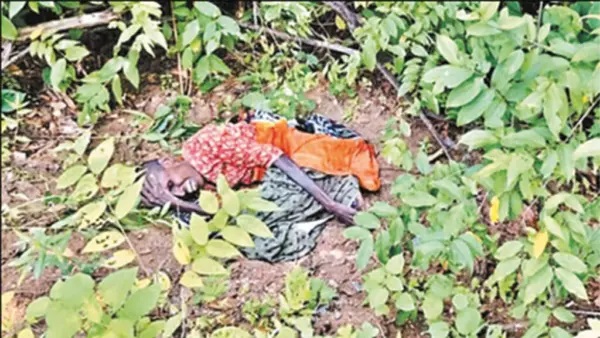 “అసలు మనస్సాక్షే లేదా మీకు..!” 35 ఏళ్ల మహిళకు ఘోర అన్యాయం.. అటవీ పొదల్లోంచి మూలుగుల శబ్దం.. పరుగెత్తుకుంటూ వచ్చి చూసిన బాటసారి.. వెలుగులోకి వచ్చిన దారుణ నిజం!