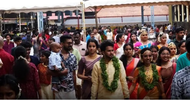 “‘కేవలం 7 గంటల్లో ఇన్ని వివాహాలా?’.. గురువాయూరప్పన్ ఆలయంలో నమోదైన చారిత్రాత్మక రికార్డు. అదరగొట్టిన దేవస్థాన నిర్వహణ సూపర్ ఏర్పాట్లు..!!!”