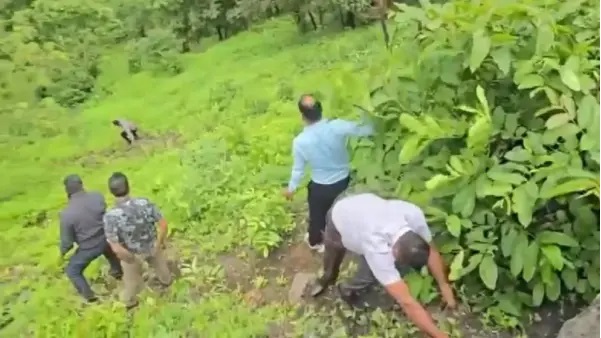 “15 ఏళ్ల సహజీవనం ” — అడవిలో శవమై తేలిన ప్రియుడు; 18 గంటల పాటు మృతదేహంతోనే ఉన్న ప్రియురాలు.. 3 స్నేహితులను ఇంటికి పిలిపించి ఘోరం.. తీవ్ర కలకలం..!!